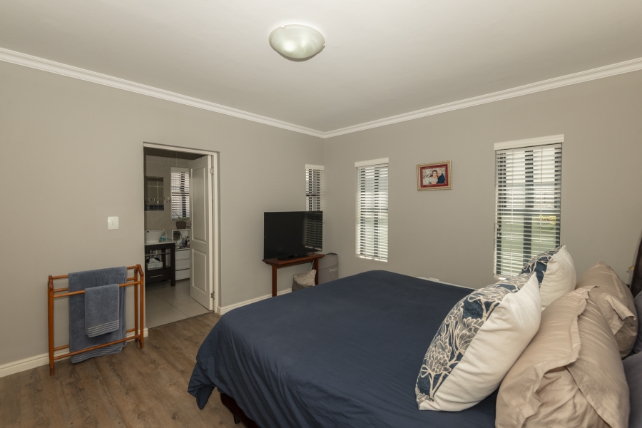 4 Bedroom Property for Sale in Calypso Beach Western Cape